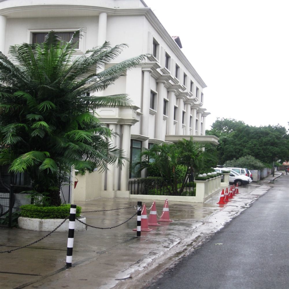 La Place Sarovar Portico Lucknow Extérieur photo